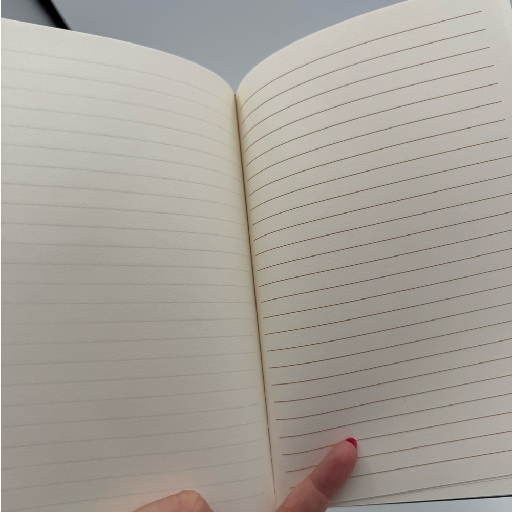 Gucci Green and Gold Star Motif Notebook - Picture 3 of 3